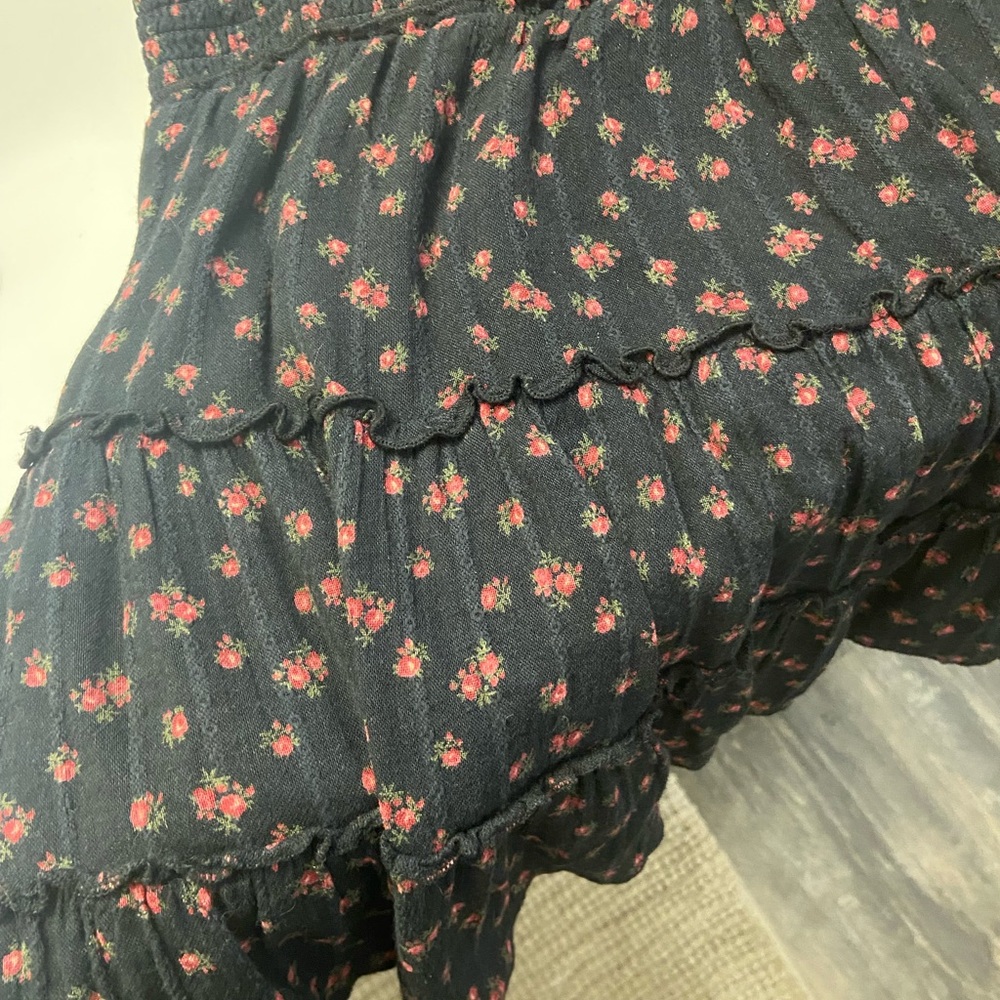 🍀5 for $25🍀American Eagle Black Tiered Skater Skirt w/Miniature Cherry Design - Picture 3 of 5